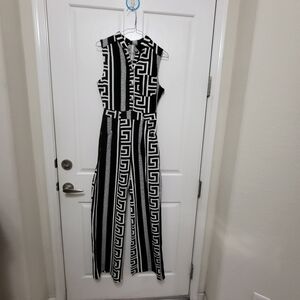 Elegant Black and White Patterned Jumpsuit  Geometric Wrinkle free Size S